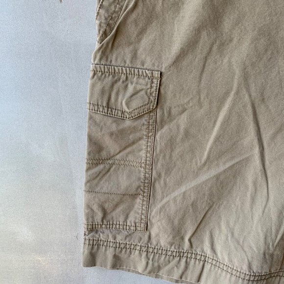 Columbia khaki Utility Cargo Shorts‎ mens 38 x 9 x 20 camping hiking - Picture 2 of 5